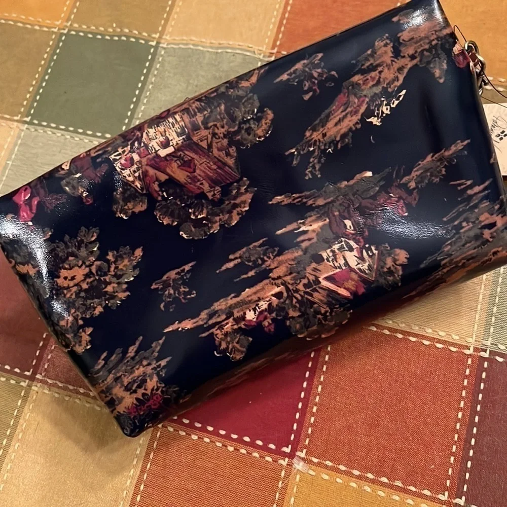 Brand New Patricia Nash Genuine Leather Zippered Pouch Wristlet Kent Countryside